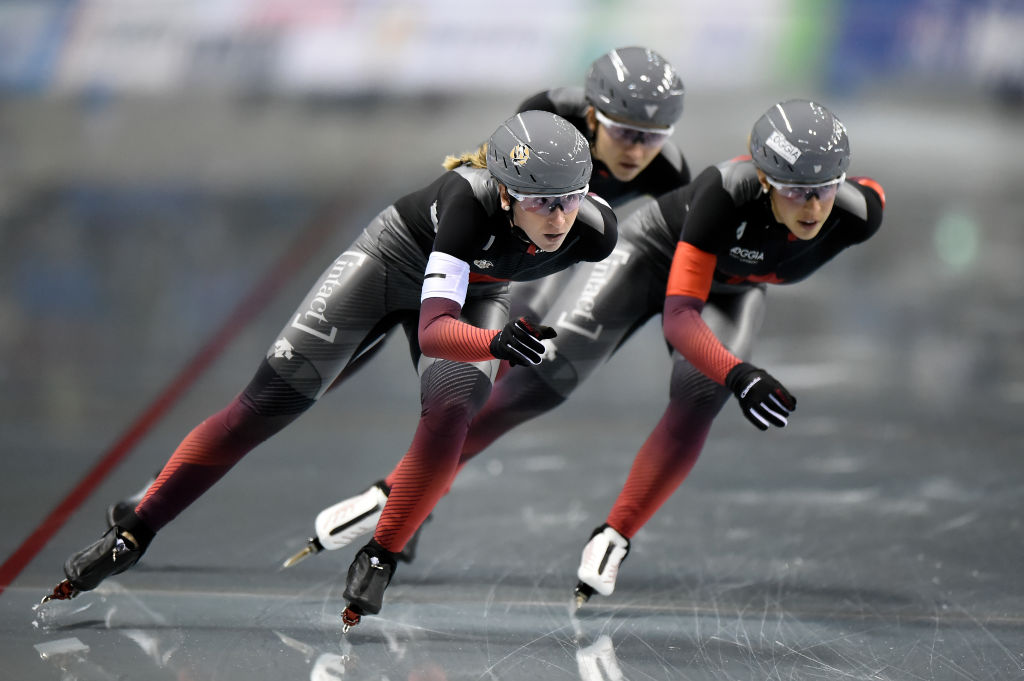 Blondin, Weidemann et Maltais en action à la poursuite par équipes.